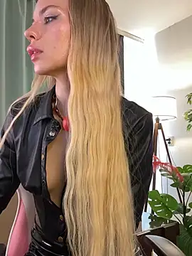 KittyKatyDream online show from April 19, 2026, 1:21 pm