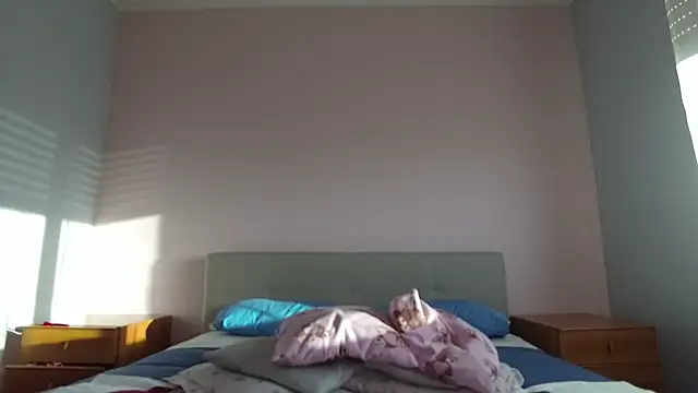 Chiara 2002 online show from April 24, 2026, 5:26 pm