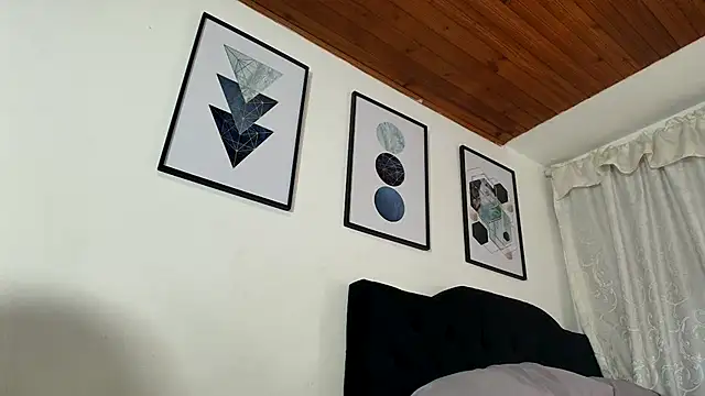 sam her online show from October 25, 2025, 8:25 pm