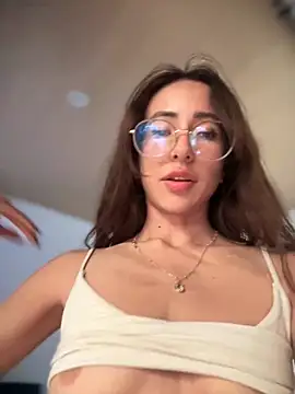 lauravasquez online show from March 16, 2025, 7:27 pm