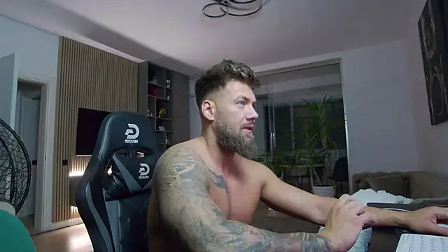 Snapshot of UbbeViking chatting on January 12, 2025, 6:38 pm UbbeViking online show from January 12, 2025, 6:38 pm