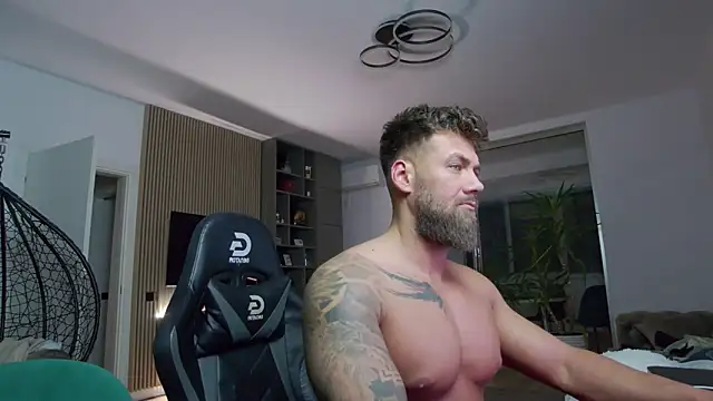 Snapshot of UbbeViking chatting on January 14, 2025, 10:34 pm UbbeViking online show from January 14, 2025, 10:34 pm