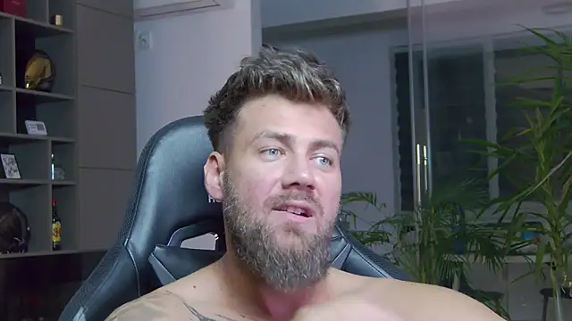 Snapshot of UbbeViking chatting on January 15, 2025, 7:44 pm UbbeViking online show from January 15, 2025, 7:44 pm