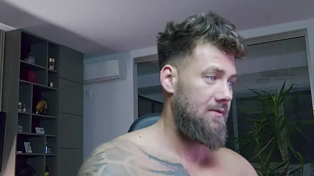 Snapshot of UbbeViking chatting on January 15, 2025, 10:46 pm UbbeViking online show from January 15, 2025, 10:46 pm