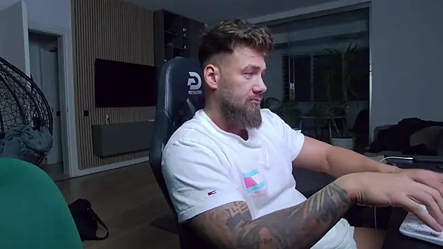 Snapshot of UbbeViking chatting on January 21, 2025, 6:34 pm UbbeViking online show from January 21, 2025, 6:34 pm