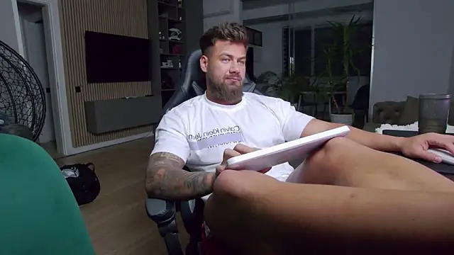 Snapshot of UbbeViking chatting on January 26, 2025, 7:31 pm UbbeViking online show from January 26, 2025, 7:31 pm