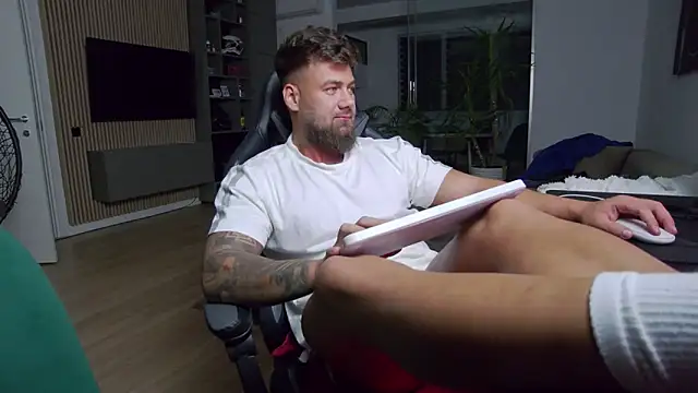 Snapshot of UbbeViking chatting on January 29, 2025, 7:00 pm UbbeViking online show from January 29, 2025, 7:00 pm