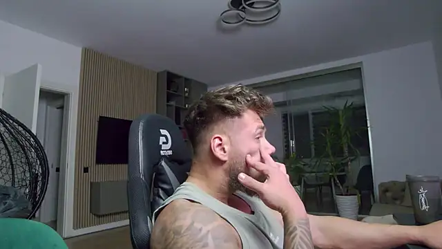 Snapshot of UbbeViking chatting on February 1, 2025, 8:37 pm UbbeViking online show from February 1, 2025, 8:37 pm