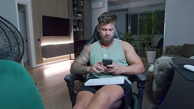 Snapshot of UbbeViking chatting on February 7, 2025, 8:10 pm UbbeViking online show from February 7, 2025, 8:10 pm