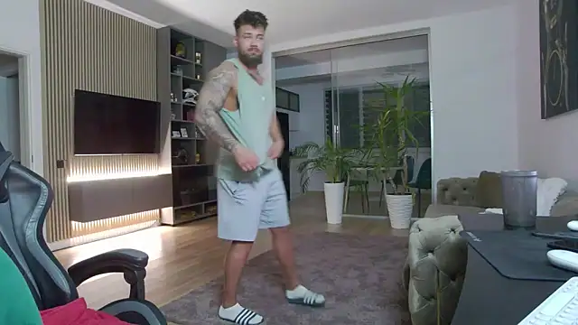 Snapshot of UbbeViking chatting on February 13, 2025, 11:04 pm UbbeViking online show from February 13, 2025, 11:04 pm