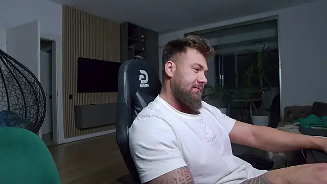 Snapshot of UbbeViking chatting on February 14, 2025, 7:44 pm UbbeViking online show from February 14, 2025, 7:44 pm