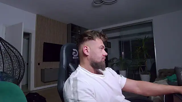 Snapshot of UbbeViking chatting on February 15, 2025, 7:06 pm UbbeViking online show from February 15, 2025, 7:06 pm