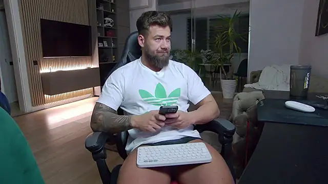 Snapshot of UbbeViking chatting on February 24, 2025, 7:41 pm UbbeViking online show from February 24, 2025, 7:41 pm