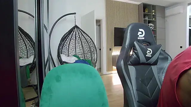 Snapshot of UbbeViking chatting on February 24, 2025, 10:47 pm UbbeViking online show from February 24, 2025, 10:47 pm