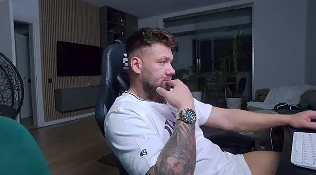 Snapshot of UbbeViking chatting on March 16, 2025, 8:54 pm UbbeViking online show from March 16, 2025, 8:54 pm