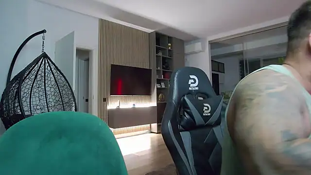 Snapshot of UbbeViking chatting on October 5, 2025, 5:11 pm UbbeViking online show from October 5, 2025, 5:11 pm