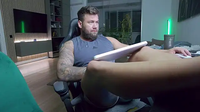 Snapshot of UbbeViking chatting on October 30, 2025, 4:41 pm UbbeViking online show from October 30, 2025, 4:41 pm