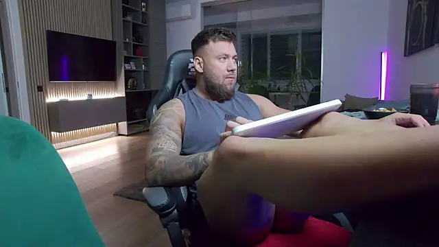 Snapshot of UbbeViking chatting on November 1, 2025, 8:44 pm UbbeViking online show from November 1, 2025, 8:44 pm