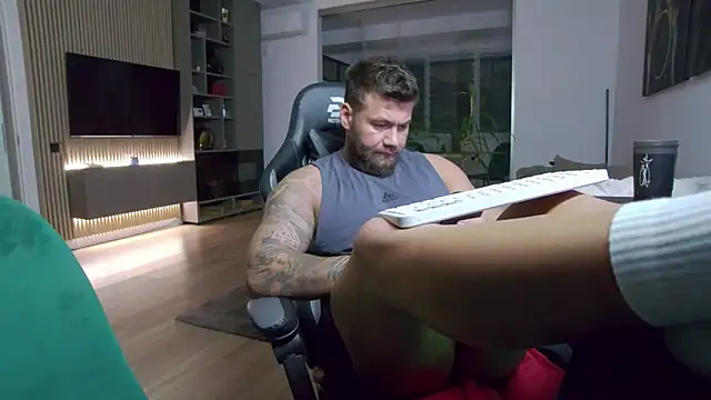 Snapshot of UbbeViking chatting on November 9, 2025, 7:12 pm UbbeViking online show from November 9, 2025, 7:12 pm