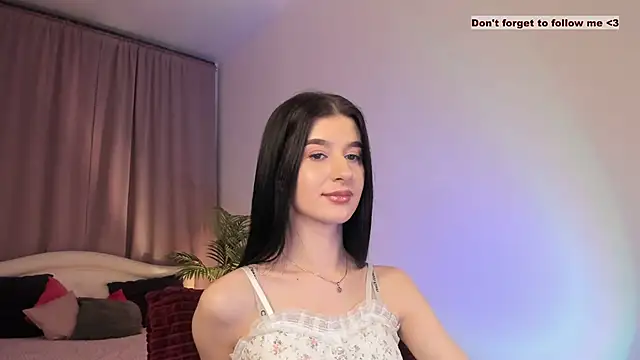 LauraCoy online show from January 12, 2025, 4:10 am