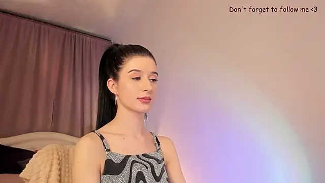 LauraCoy online show from February 6, 2025, 11:48 pm