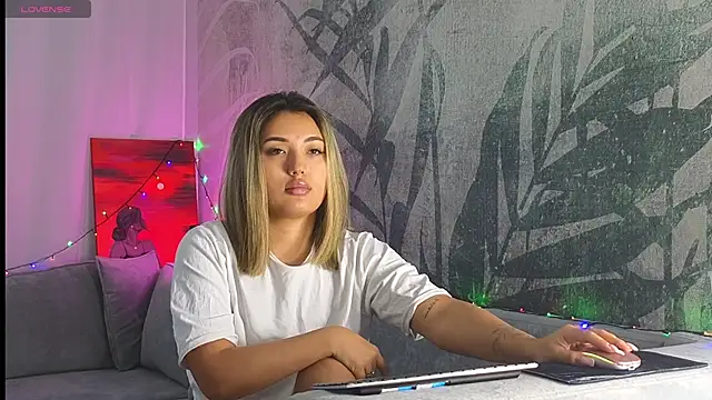 lily  foster online show from January 1, 2025, 6:26 am