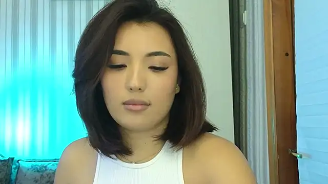 lily  foster online show from September 9, 2025, 10:37 am