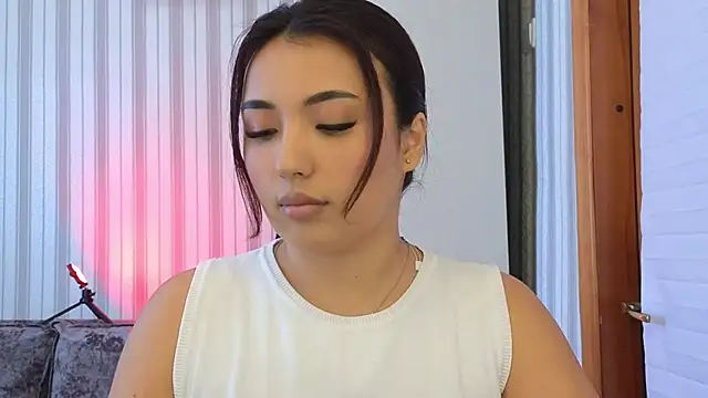 lily  foster online show from September 10, 2025, 12:05 pm