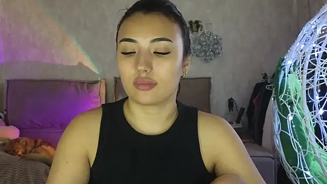 lily  foster online show from November 7, 2025, 9:53 am