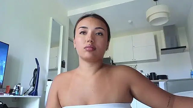 lily  foster online show from March 8, 2026, 6:39 am