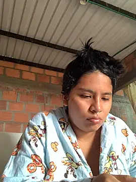 moncerrat luna online show from December 6, 2024, 5:22 pm