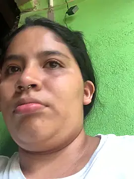 moncerrat luna online show from December 9, 2024, 8:23 pm