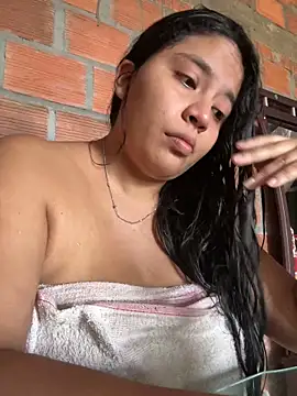 moncerrat luna online show from January 29, 2025, 7:32 pm