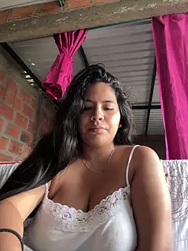 moncerrat luna online show from March 18, 2025, 4:26 pm