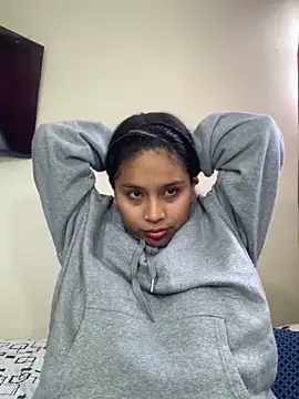 moncerrat luna online show from October 11, 2025, 9:13 pm