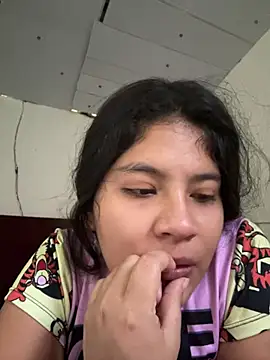 Snapshot of moncerrat_luna chatting on July 15, 2026, 9:20 pm moncerrat luna online show from July 15, 2026, 9:20 pm