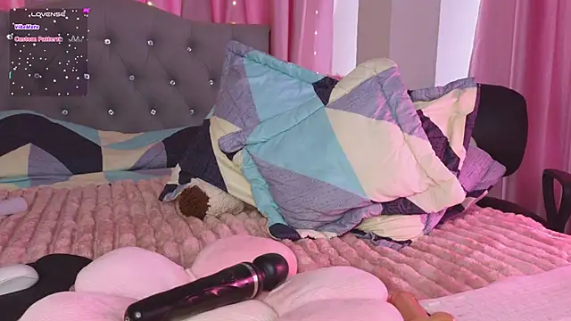 Emiily Scott1 online show from March 12, 2025, 5:28 pm