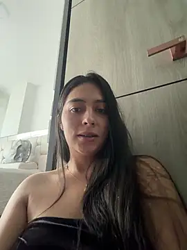 Sophie  Foxxx online show from April 20, 2026, 3:37 pm