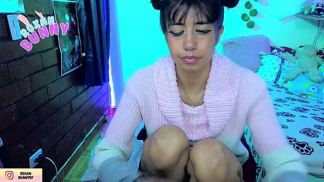 Roxanbunny1 online show from April 13, 2026, 10:37 pm