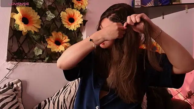 kisstarxxx online show from April 17, 2026, 5:43 am