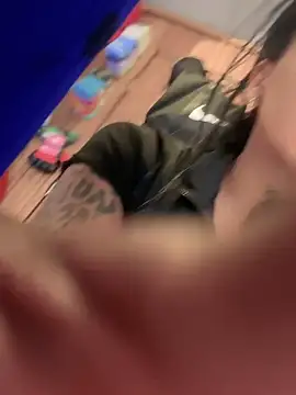 Charly  online show from November 20, 2025, 7:57 pm