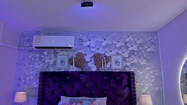 dalila salazar online show from July 24, 2026, 3:15 am