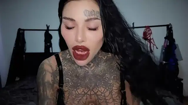 claudiacvc95 online show from February 28, 2026, 5:08 am