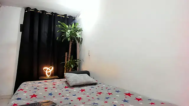 Snapshot of Lia-y-felipe chatting on July 6, 2026, 10:56 pm Lia-y-felipe online show from July 6, 2026, 10:56 pm
