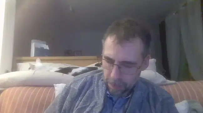 ptitcanard60600 online show from February 5, 2025, 9:29 pm