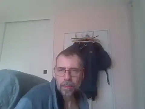 ptitcanard60600 online show from March 20, 2025, 2:10 pm