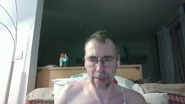 ptitcanard60600 online show from May 24, 2026, 10:37 pm