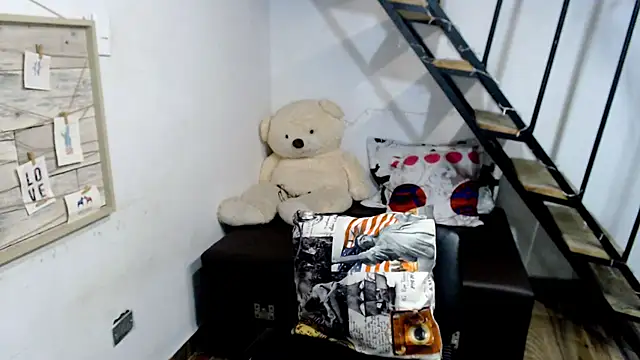 samantha baby  online show from February 13, 2025, 2:56 am