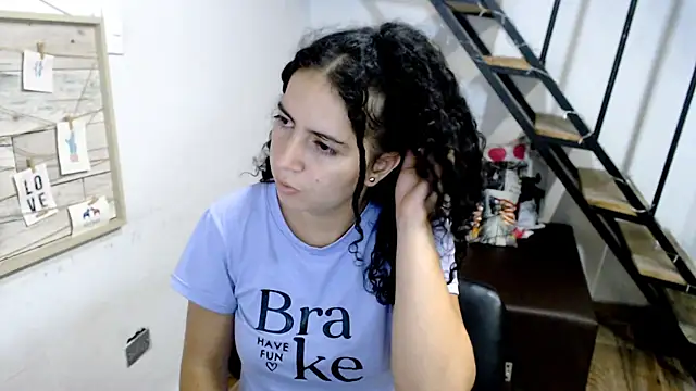 samantha baby  online show from February 26, 2025, 11:48 pm