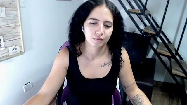 samantha baby  online show from October 28, 2025, 8:11 pm